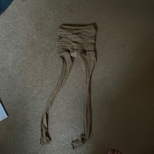 Tan/skin tone nylons